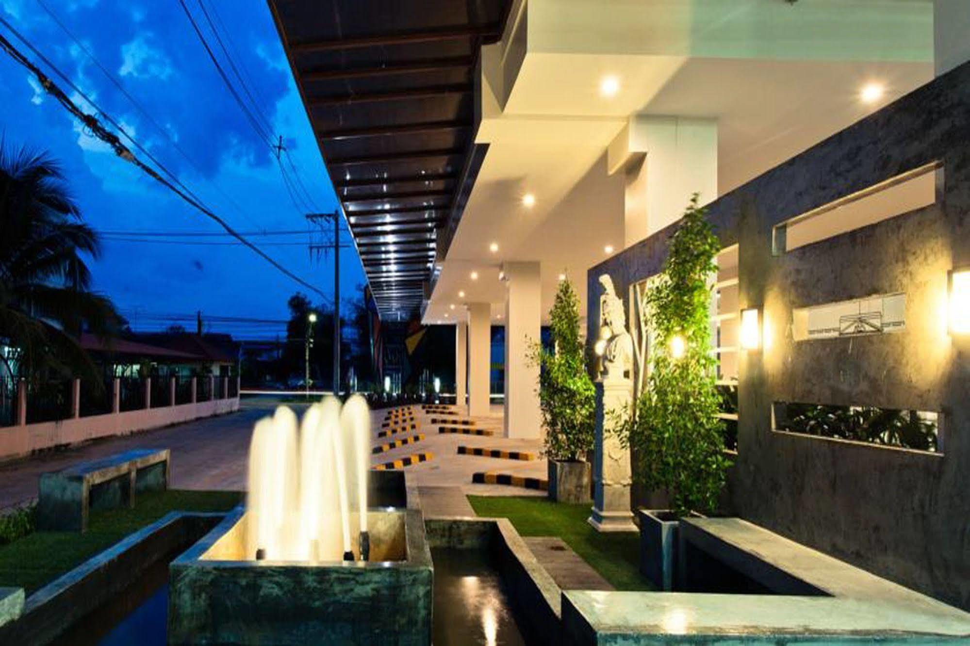 The Proud Hotel Ubon Ratchathani Exterior foto
